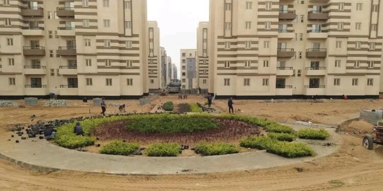 وزير الإسكان يتابع تنفيذ 9 آلاف وحدة سكنية خضراء بالمبادرة الرئاسية “سكن لكل المصريين” بمدينة حدائق العاصمة