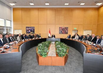 وزير الإسكان يتابع موقف تنفيذ وحدات المبادرة الرئاسية “سكن لكل المصريين” بمحورى منخفضى ومتوسطى الدخل بالمحافظات والمدن الجديدة