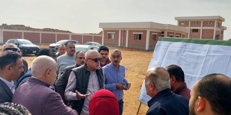 مسئولو ” الإسكان ” يتفقدون مشروعات الإسكان والطرق والمرافق بمدينتي  حدائق العاصمة وبدر