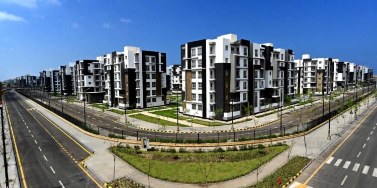 وزير الإسكان: أول يناير..تسليم 130 عمارة سكنية بمشروع “جنة” بمدينة المنصورة الجديدة لحاجزيها