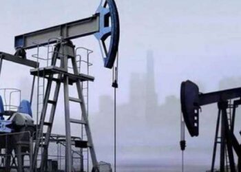 أسعار النفط تختم عام 2023 بانخفاض 10%