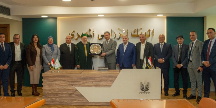 البنك الزراعي المصري ومؤسسة مصر الخير يبحثان تعزيز التعاون لتوزيع رؤوس الماشية على الشباب والأسر الأكثر احتياجاً في الريف