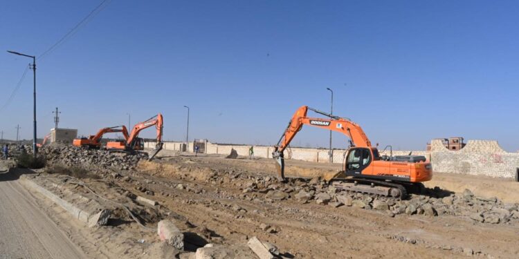 وزير الإسكان يعقد اجتماعا بمنطقة الحزام الأخضر بمدينة 6 أكتوبر لمتابعة موقف طلبات تقنين أوضاع الأراضي بالمنطقة