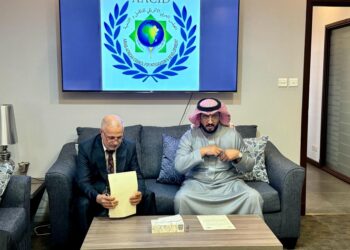 المجلس العربى الافريقى يوقع اتفاقا مع شركة قمم الجبال للتطوير والاستثمار بالسعودية