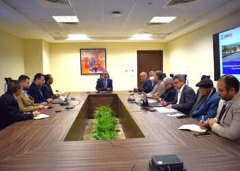 نائب وزير الإسكان يستقبل خبراء أحد المكاتب الاستشارية الدولية لبحث التعاون في معالجة الصرف الصحي واستخدام الحمأة