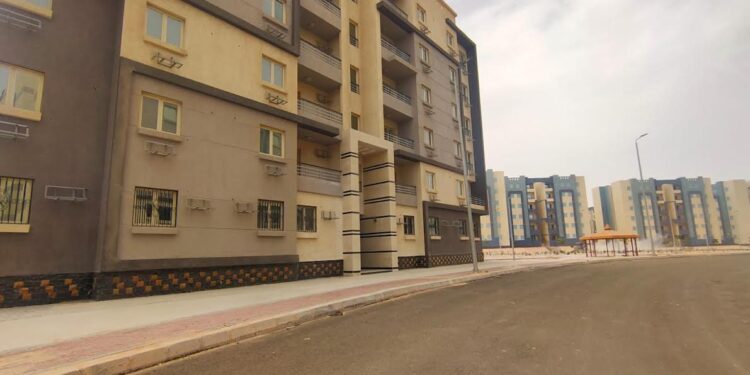إجراء قرعة علنية تكميلية للمتقدمين لحجز وحدات سكنية بسكن مصر بمدينة غرب قنا