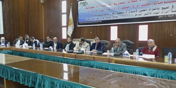 رئيس جهاز 15 مايو: بيع محال تجارية بمنطقة زهور مايو.. وضخ الغاز الطبيعى لوحدات دار مصر