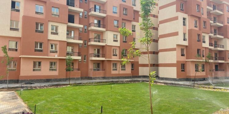 بشرط عدم سحب جدية الحجز:   وزير الإسكان: طرح وحدات سكنية بمدينتى العبور وأسيوط الجديدتين لمن لم يحالفهم الحظ بالطرح السابق
