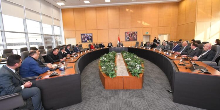 مسئولو “الإسكان” يناقشون مع المطورين العقاريين آليات تنفيذ المبادرة المقترحة لتصدير العقار المصري