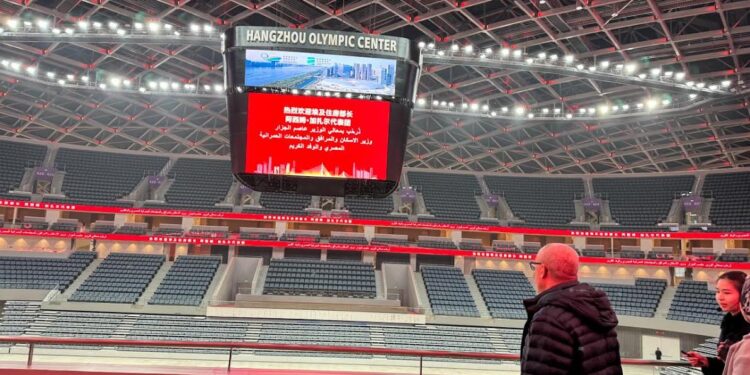 وزير الإسكان يتفقد منطقة الأعمال المركزية والحدائق الأولمبية بمدينة “هانغتشو” الصينية