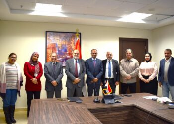 ‫ ” الإسكان ” والجامعة الأمريكية توقعان  اتفاقية  لرفع قدرات مهندسين وعاملين ببرنامج خدمات الصرف الصحي بالمناطق الريفية بصعيد مصر بمحافظة الأقصر