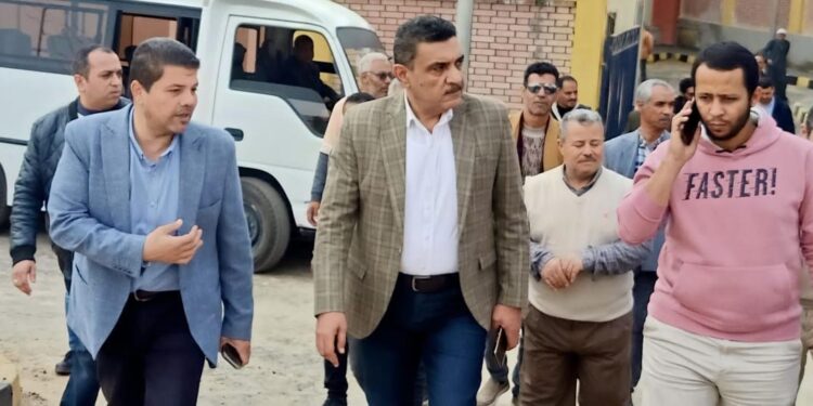 مسئولو ” الإسكان ” يتفقدون مشروعات المرافق الجاري تنفيذها بمدينة المنيا الجديدة