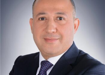 عادل الانصاري يكتب:كيف تستفيد مؤسسات الأعمال من الدمج بين إمكانات الذكاء الاصطناعي التوليدي وتخزين البيانات؟