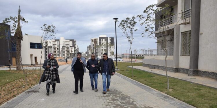 مسئولو ” الإسكان ” يتابعون سير العمل بـ 2664 وحدة بمشروع جنة 2 بمدينة الشيخ زايد