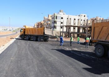 رئيس جهاز مدينة 6 أكتوبر يتفقد أعمال التنمية والتطوير بالمناطق السكنية والمحاور الرئيسية والطرق بالمدينة 