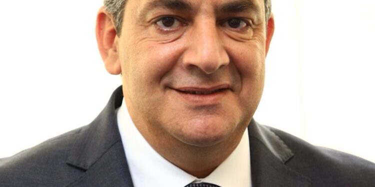 تتويجًا لـ 25 عامًا من الخبرات “تامر مجدي” رئيسًا لمجلس إدارة “أسمنت سيناء”