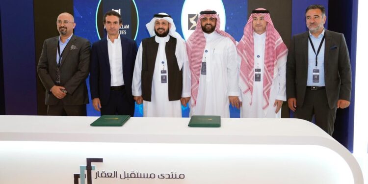تحالف استراتيجي ضخم في القطاع العقاري.. “سمو العقارية” و”حسن علام العقارية” توقعان مذكرة تفاهم لتأسيس شركة تطوير عقاري في السعودية