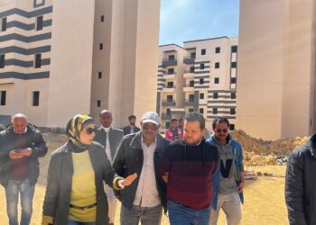 رئيس جهاز السويس الجديدة تتابع عمارات “سكن لكل المصريين” وأعمال المرافق بالمدينة