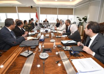 وزير الإسكان يستعرض الإطار العام للاستراتيجية الوطنية للعمران والبناء الأخضر المستدام