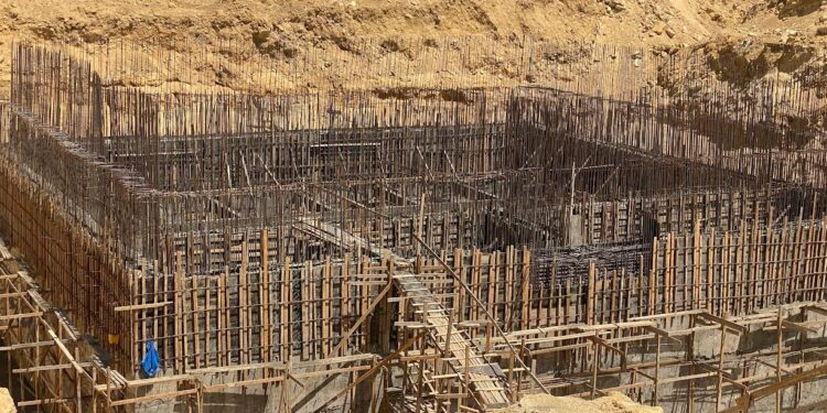 رئيس جهاز القاهرة الجديدة يتفقد محطة الصرف الصحى رقم 11 وخط طرد لخدمة منطقة الأندلس وامتدادها