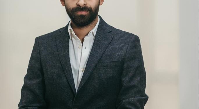 أحمد قدرى : توطين الصناعة واستمرار الإنتاج ” كلمة السر ” لاستقرار سعر الصرف فى السوق المصرى