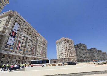 وزير الإسكان: جار تنفيذ 64 برجاً سكنياً بها 3068 وحدة.. و310 فيلات بالتجمع العمراني “صوارى” فى بمنطقة غرب كارفور بالإسكندرية