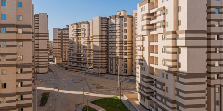  وزير الإسكان يعلن طرح وحدات سكنية جاهزة للاستلام الفوري بمشروع ” valley towers ” بمدينة حدائق أكتوبر