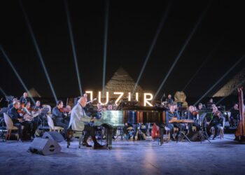 «جذور » تنطلق من سفح الأهرامات بمشروع عالمي « NEO» خلال احتفالية ضخمة