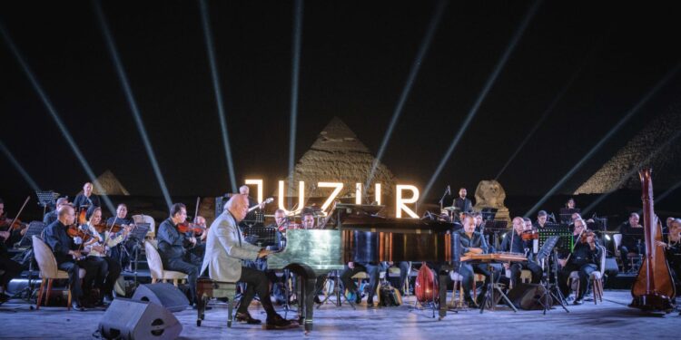 «جذور » تنطلق من سفح الأهرامات بمشروع عالمي « NEO» خلال احتفالية ضخمة