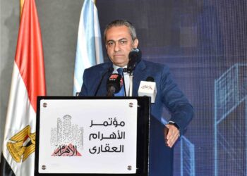 عباس: التنسيق مع فريق دولي لتنفيذ المرحلة الثانية والثالثة والرابعة من العاصمة