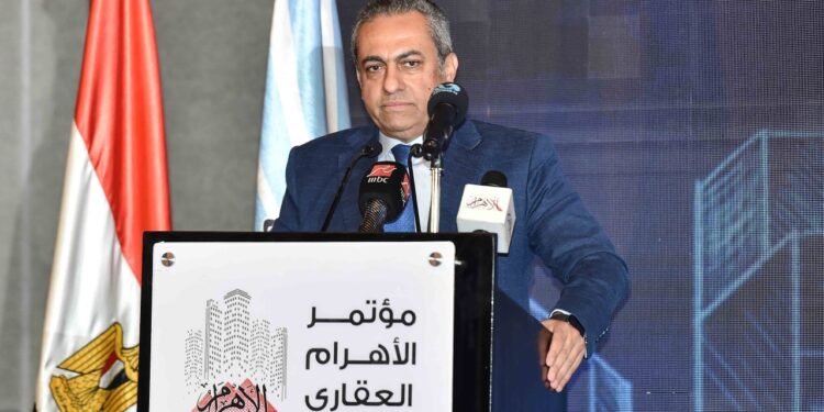 عباس: التنسيق مع فريق دولي لتنفيذ المرحلة الثانية والثالثة والرابعة من العاصمة