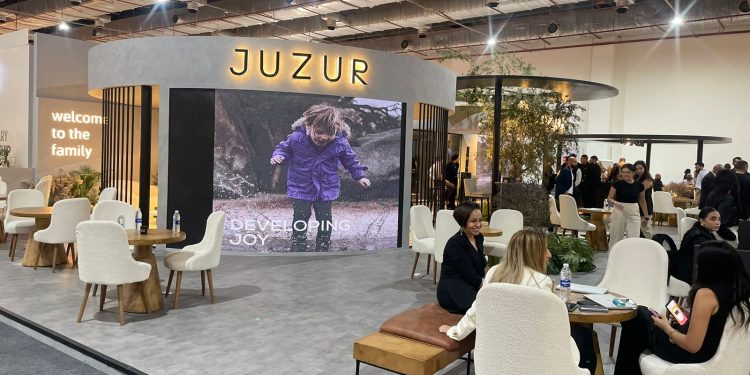 «جذور» تستقبل عددا كبيرا من العملاء خلال المشاركة في معرض سيتي سكيب مصر 2024