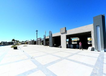 وزير الإسكان يتابع سير العمل بمشروع “مارينا 8 على البحيرة” جنوب مركز مارينا العلمين السياحي