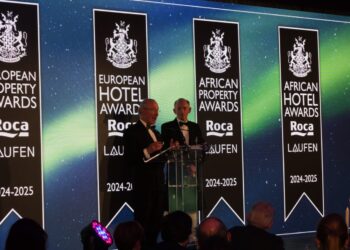 «إنفنيتي تاورز» تتسلم جائزة أفضل برج تجاري وأفضل برج إداري في مصر وأفريقيا لعام 2024-2025 