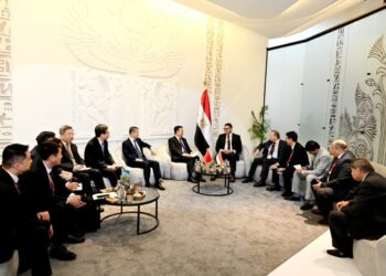 وزير الإسكان يبحث مع نظيره الصيني والسفير الصيني بالقاهرة سبل تعزيز وتعميق التعاون المشترك بين الجانبين