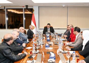 وزير الإسكان يتابع سير العمل بمدن غرب القاهرة “6 أكتوبر – الشيخ زايد – أكتوبر الجديدة – حدائق أكتوبر”