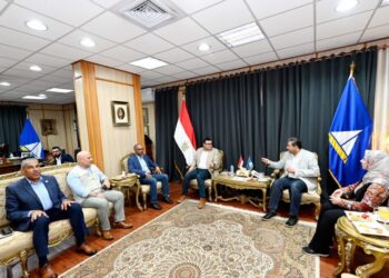 وزير الإسكان ومحافظ دمياط يتابعان موقف خدمات مياه الشرب والصرف الصحى والمشروعات الجارية بالمحافظة