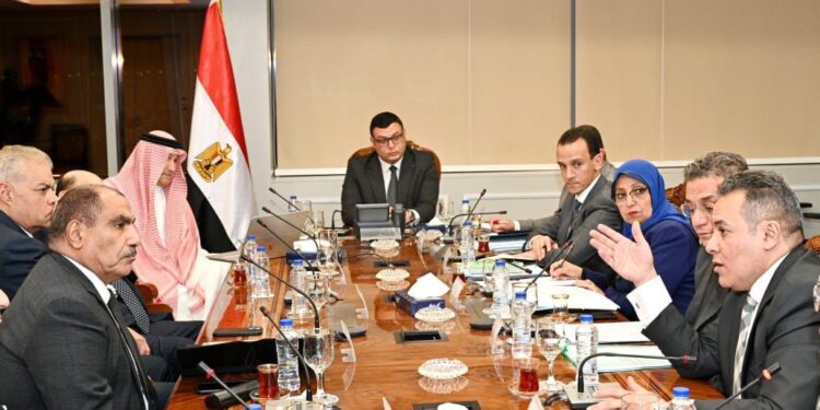 وزير الإسكان  يلتقي المستثمر السعودي الشيخ حسن الشربتلي  لمناقشة فرص التعاون ومتابعة موقف تنفيذ عدد من المشروعات العقارية