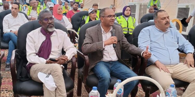 نائب وزير الإسكان والمرافق والمجتمعات العمرانية يزور محطة معالجة كيمان المطاعنة وخط السيب النهائي الجاري تنفيذهما ضمن برنامج الصرف الصحي المتكامل في بعض المناطق الريفية بصعيد مصر