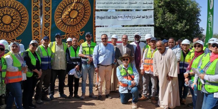 نائب وزير الإسكان يتفقد مشروعات الصرف الصحي بمركز إسنا بمحافظة الأقصر