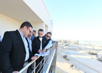 وزير الإسكان يواصل جولته التفقدية بإقليم الساحل الشمالى الغربى.. ويتفقد المشروعات بمركز مارينا العلمين السياحى