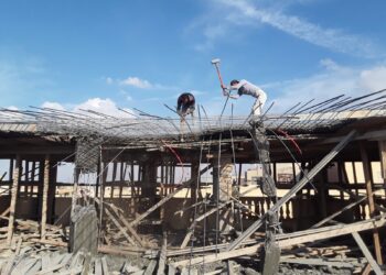 وزير الإسكان: تنفيذ حملات لإزالة مخالفات البناء والإشغالات بمدن الشروق والسادات وبدر