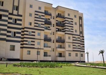 مسئولو “الإسكان” يتابعون موقف تنفيذ وحدات المبادرة الرئاسية “سكن لكل المصريين”بمدينة العاشر من رمضان