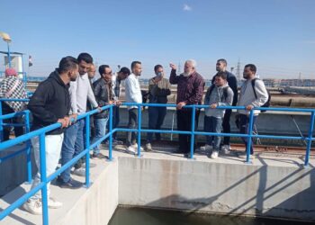 لتعزيز التعاون والتدريب العملي: طلاب الهندسة بالمعهد التكنولوجي وإحدى المدارس بالعاشر من رمضان يزورون محطات مياه الشرب بالمدينة
