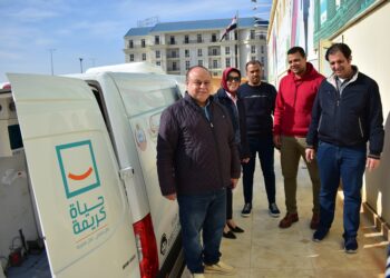 قافلة طبية للاهتمام بالحالة الصحية للعاملين بمواقع مدينة العلمين الجديدة