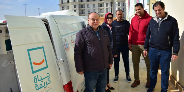 قافلة طبية للاهتمام بالحالة الصحية للعاملين بمواقع مدينة العلمين الجديدة