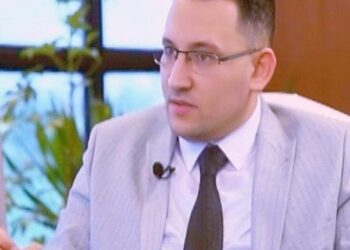 خبير اقتصادي: رفع الحد الأدنى للعاملين بالقطاع الخاص لـ 7 آلاف جنيه يحسن مستوى معيشتهم ويحقق العدالة الاجتماعية