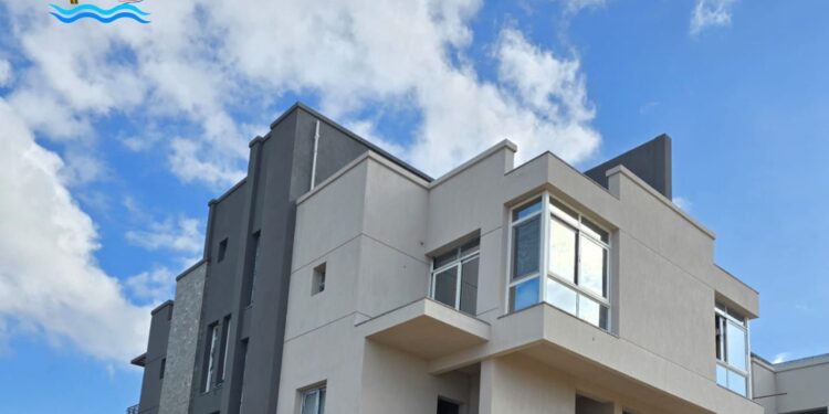 تنفيذاً لتكليفات وزير الإسكان: مسئولو جهاز القرى السياحية يتفقدون مشروعات الطرق والتطوير والوحدات السكنية والبحيرات