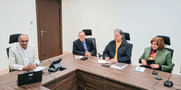 نائب وزير الاسكان يناقش مع ممثلي البنك الدولي سبل التعاون بالمشروعات المستقبلية