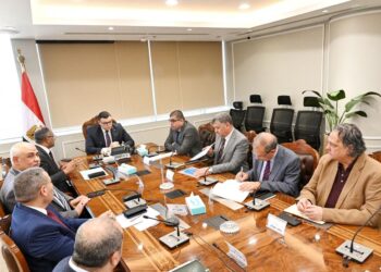 وزير الإسكان يتابع الموقف التنفيذي لمشروعات المبادرة الرئاسية “حياة كريمة”